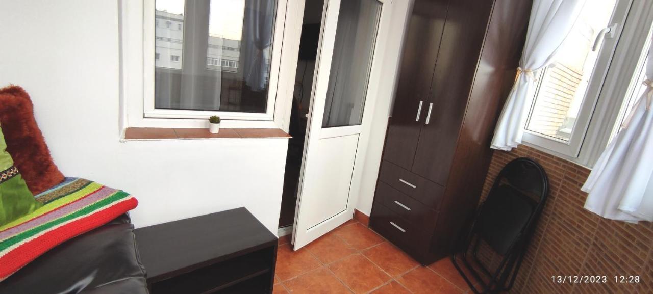 Platinum Apartment - Apartament Cu 3 Camere, 2 Dormitoare, 2 Bai, Bucatarie Complet Utilata, 2 Balcoane Bucureşti Eksteriør bilde