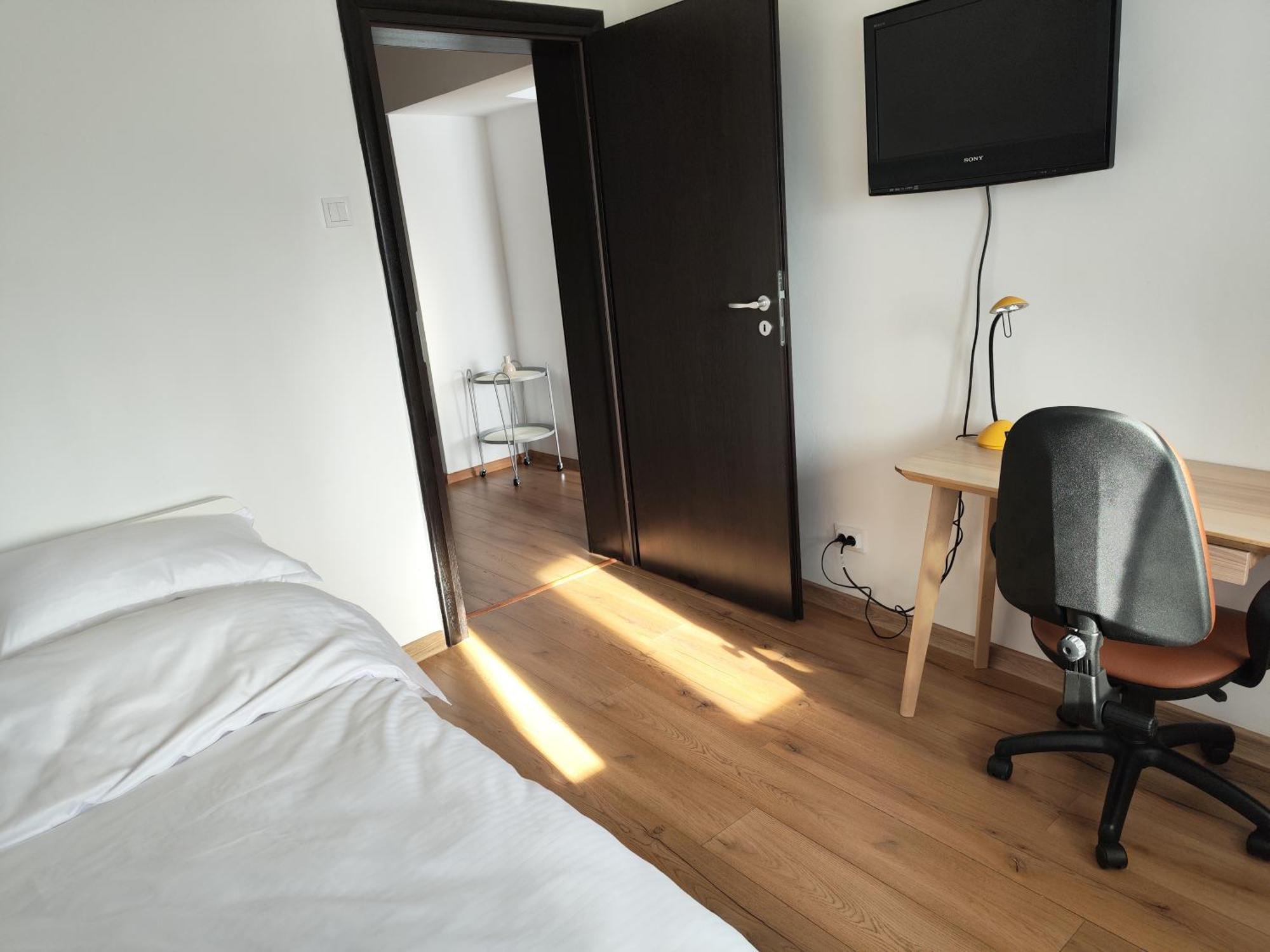 Platinum Apartment - Apartament Cu 3 Camere, 2 Dormitoare, 2 Bai, Bucatarie Complet Utilata, 2 Balcoane Bucureşti Eksteriør bilde